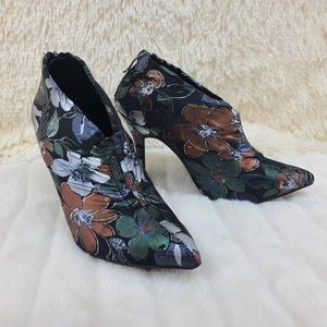 Mackin J Green Floral Pixie Bootie New In Box